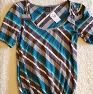 4/$30🌟Vanity Gray, Teal, & White Shirt